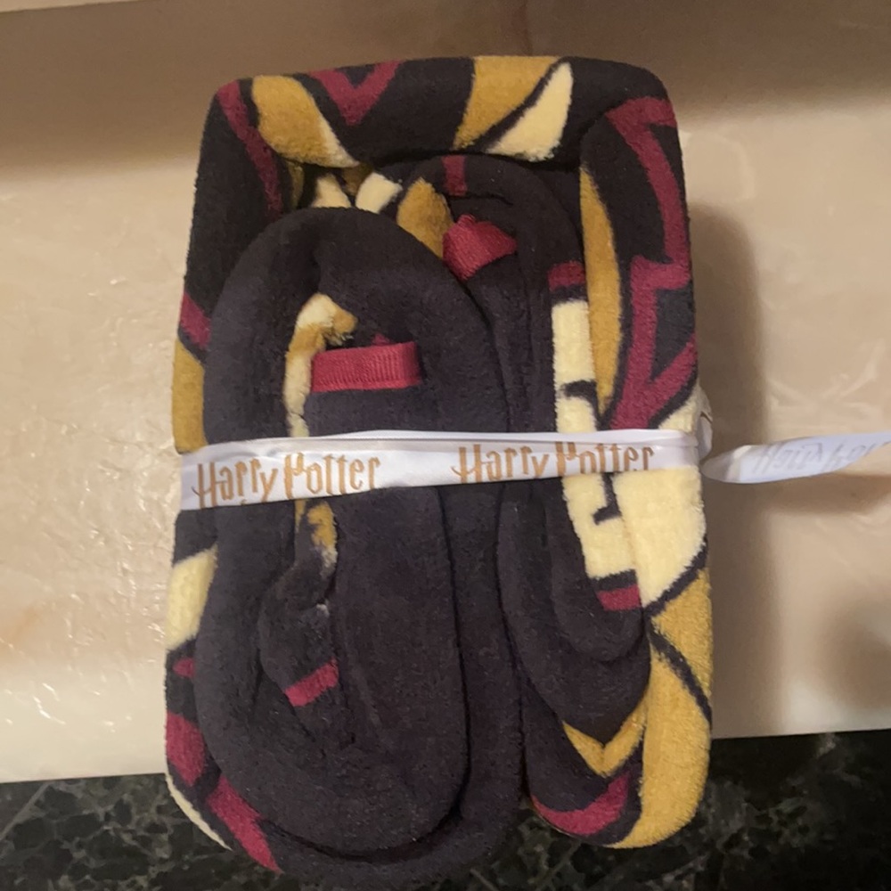 Harry Potter Plush Blanket NWT - Picture 5 of 5